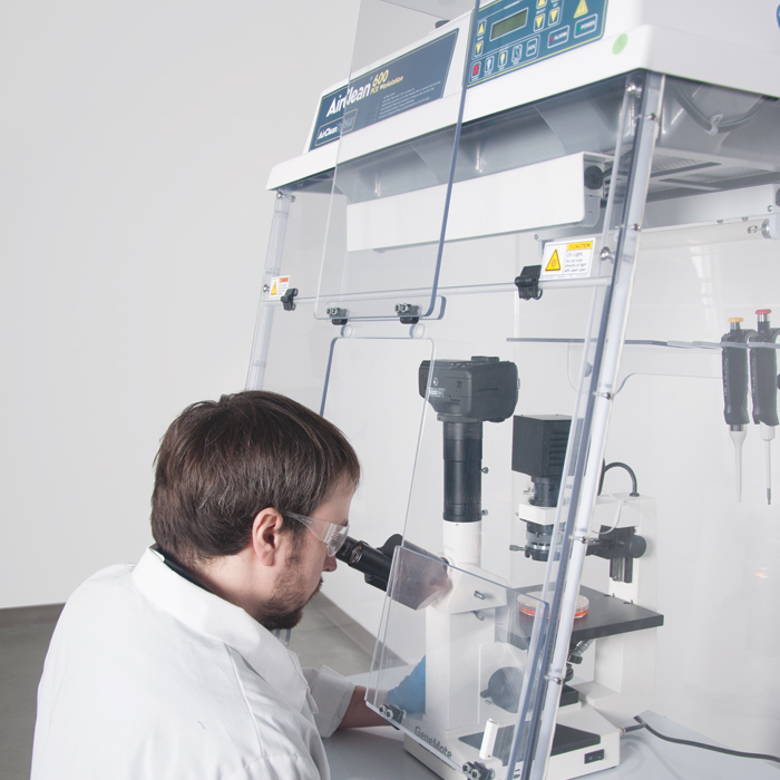 ISO 5 Laminar Flow Microscope Enclosure